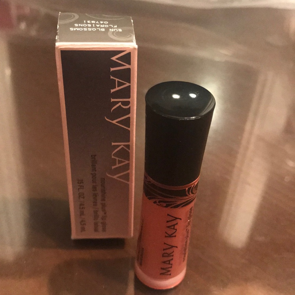 Mary Kay Nouroshine Plus Lip Gloss